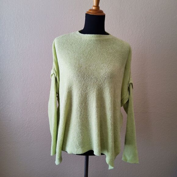 Hello Nite Plush Pullover Cozy Super Soft Oversized Ruffle Sweater S/M Green New - Picture 1 of 8